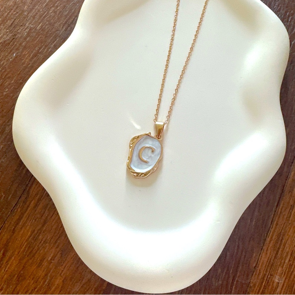 Initial C Necklace Pendant Gold Plated Adjustable Chain Pearl Shell Look Gift - Picture 3 of 5